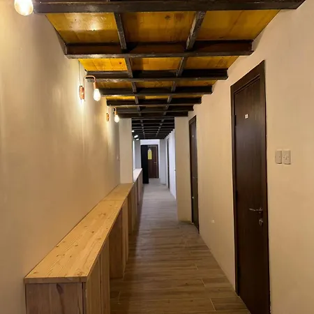 Hostel Dragon's Den *